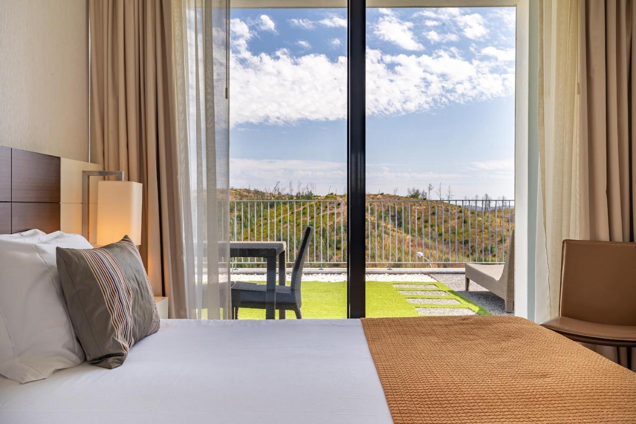 Suite with Terrace and Mountain View,1248804547:JPEG